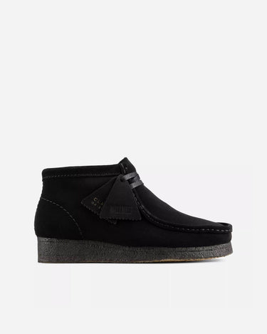 clarks woman wallabee boot black suede