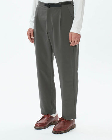 Goldwin One Tuck Tapered Stretch Pant Navy