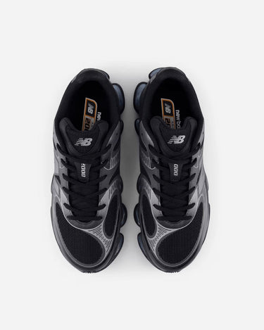 New Balance: Abzorb 2000 EA Black Dark Silver Metallic 
Style: U2000EA