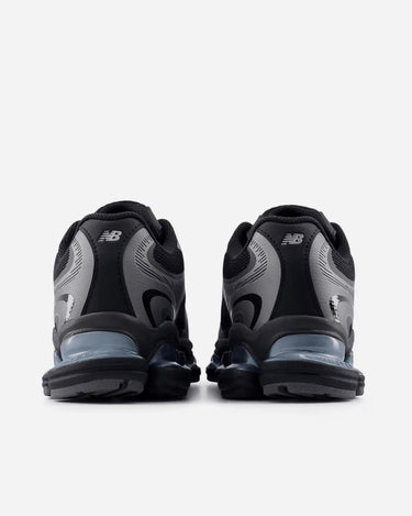 New Balance: Abzorb 2000 EA Black Dark Silver Metallic 
Style: U2000EA