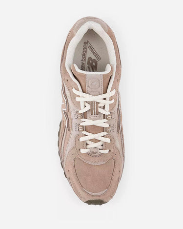 New Balance U2024LMMA Mushroom 

Multi-piece upper with embossed overlay &nbsp;
Screen-printed graphics along the saddle
Distinctive outsole with 2000s-inspired strike path and 70s-influenced tread pattern
Double-stacked suede 'N' logo
&nbsp;&nbsp;321.55 grams (11.3 oz)
Material
Premium suede upper