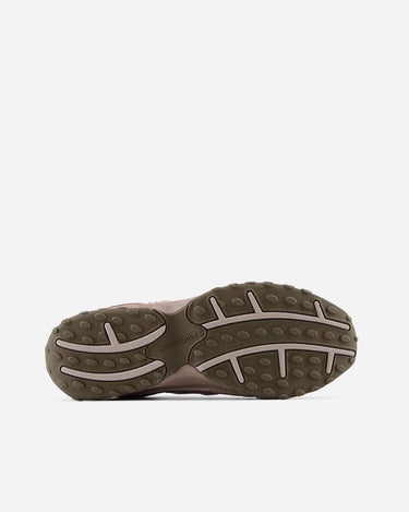 New Balance U2024LMMA Mushroom 

Multi-piece upper with embossed overlay &nbsp;
Screen-printed graphics along the saddle
Distinctive outsole with 2000s-inspired strike path and 70s-influenced tread pattern
Double-stacked suede 'N' logo
&nbsp;&nbsp;321.55 grams (11.3 oz)
Material
Premium suede upper